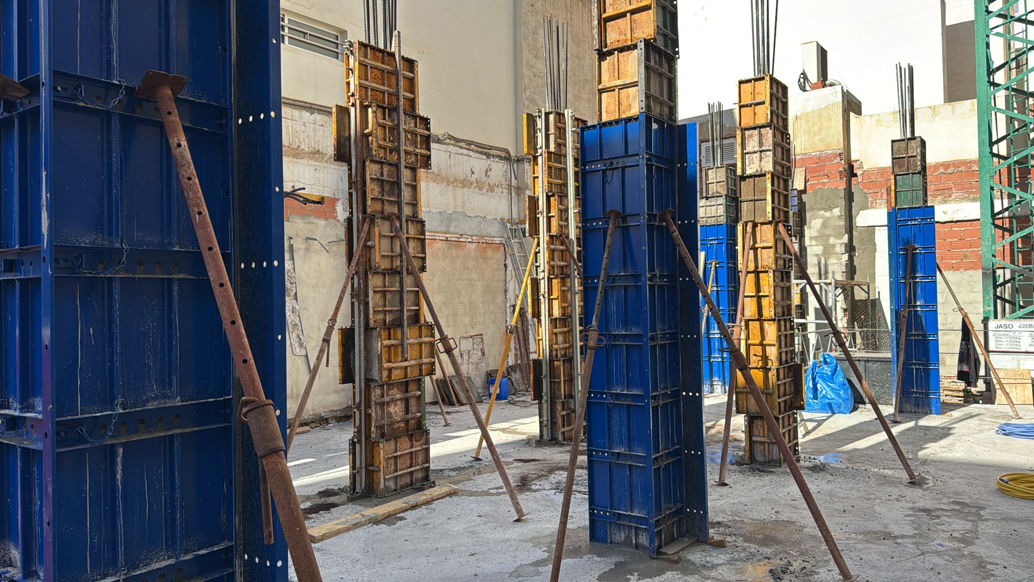 (ES) HEMOS COMENZADO EL VERTIDO DE LA ESTRUCTURA DEL EDIFICIO