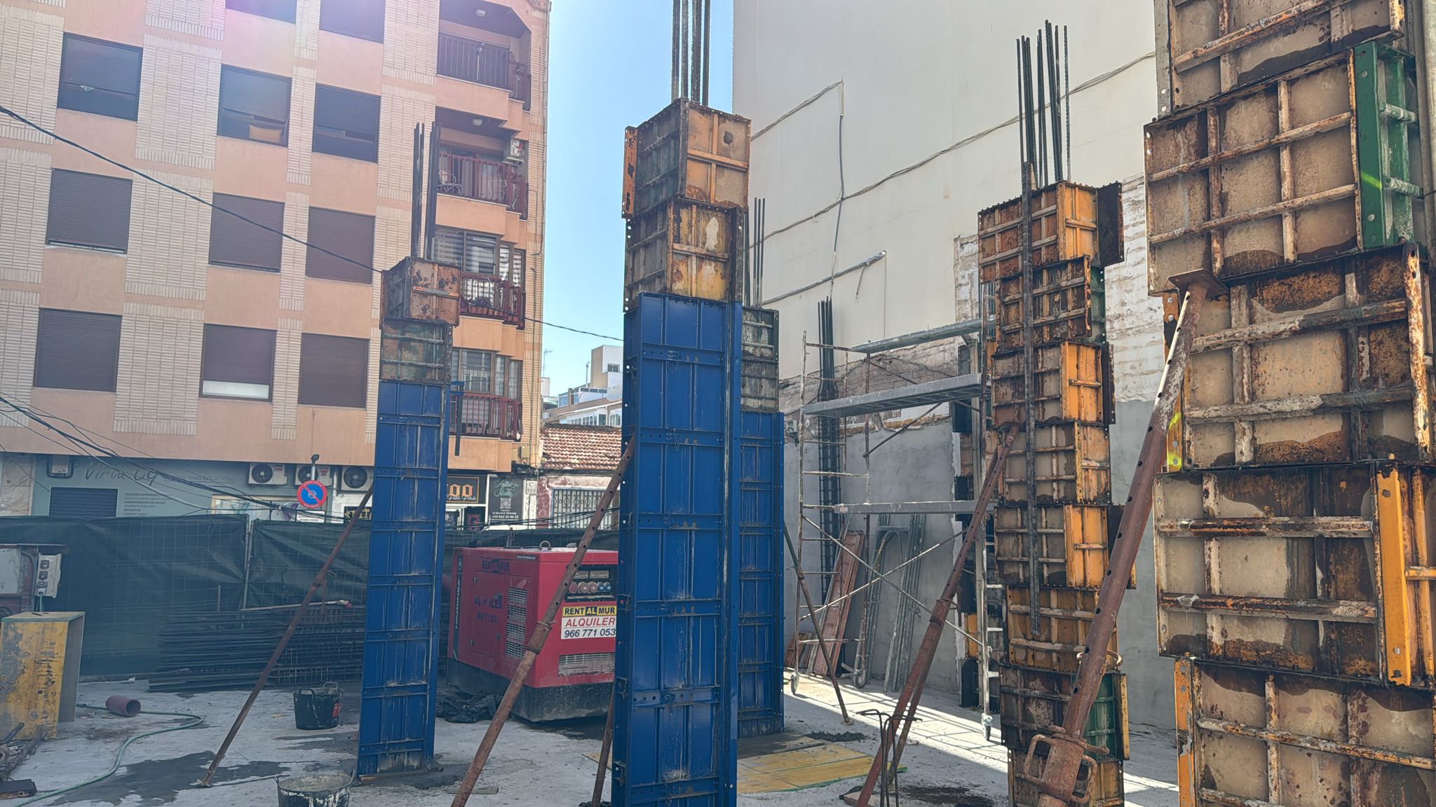(ES) HEMOS COMENZADO EL VERTIDO DE LA ESTRUCTURA DEL EDIFICIO